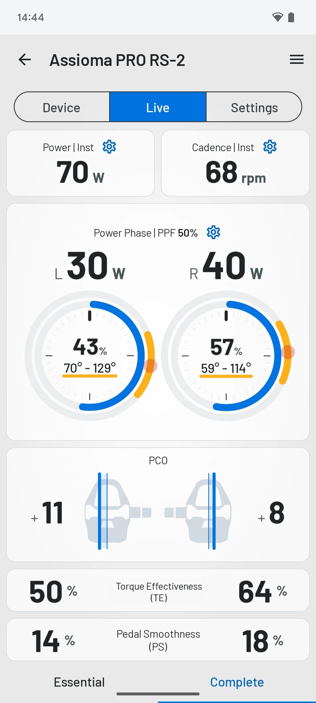 Favero app live view showing 70 watts and 68 rpm measured at the pedal